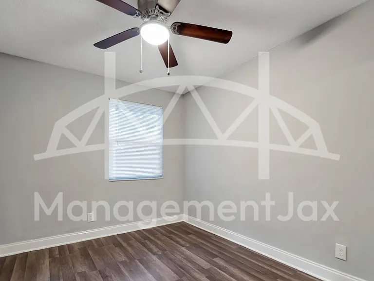 4417 Ken Knight Dr N — Photo 10