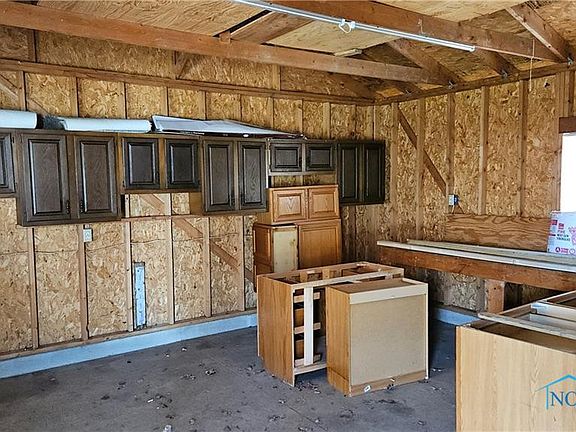 4th image of 2740 Mechanic St