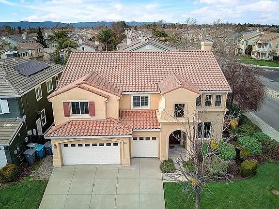 2nd image of 1000 Revelle Dr