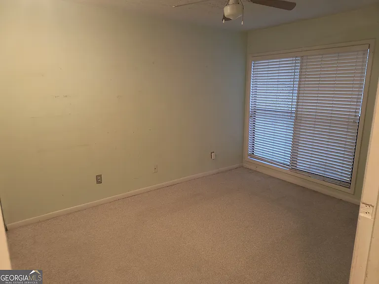 105 Governors Dr — Photo 5