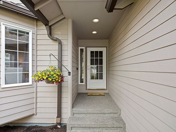 3rd image of 2020 NE 51st Ave