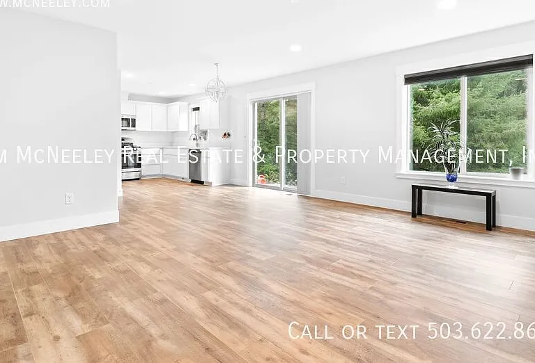 1463 SE Honeysuckle Loop — Photo 6
