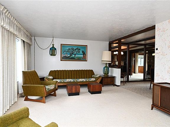 4th image of 13629 Zaremba Dr
