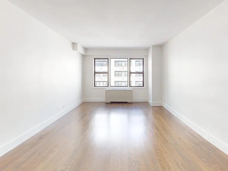 220 E 63rd St #9-J — Photo 6