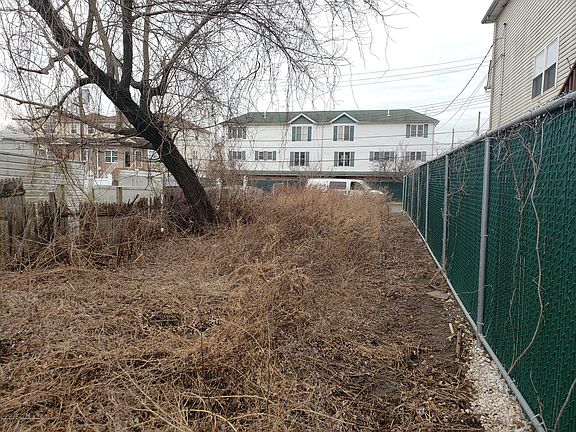 5th image of 170 Grimsby St