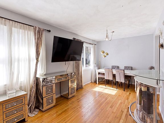 4th image of 112 Lowell St APT 11