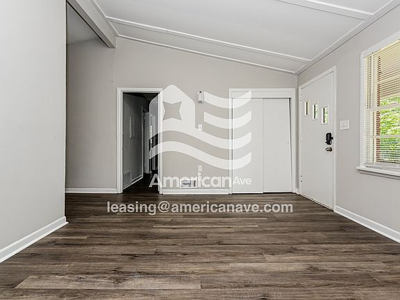 1486610_003_wm_-_living_room_12964559.jpg