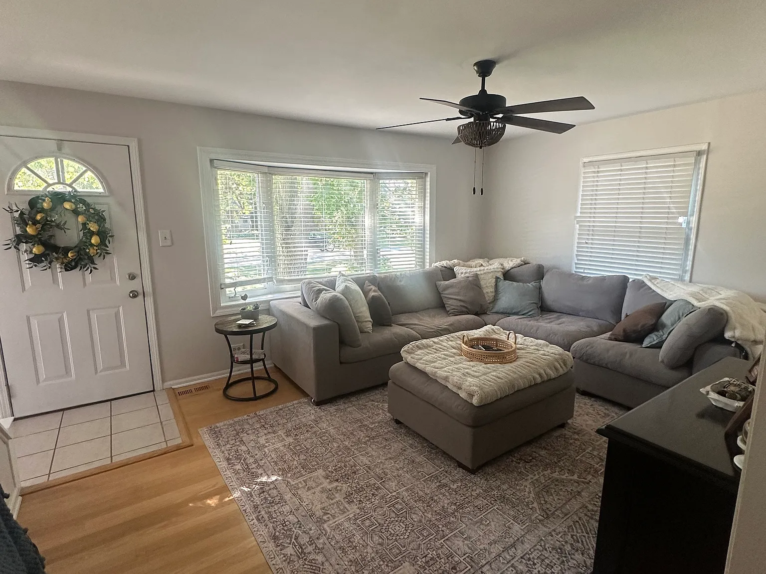 3 bed, 1290 sqft, $2,800 — Photo 2