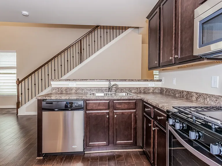 147 Seabreeze Ct — Photo 16
