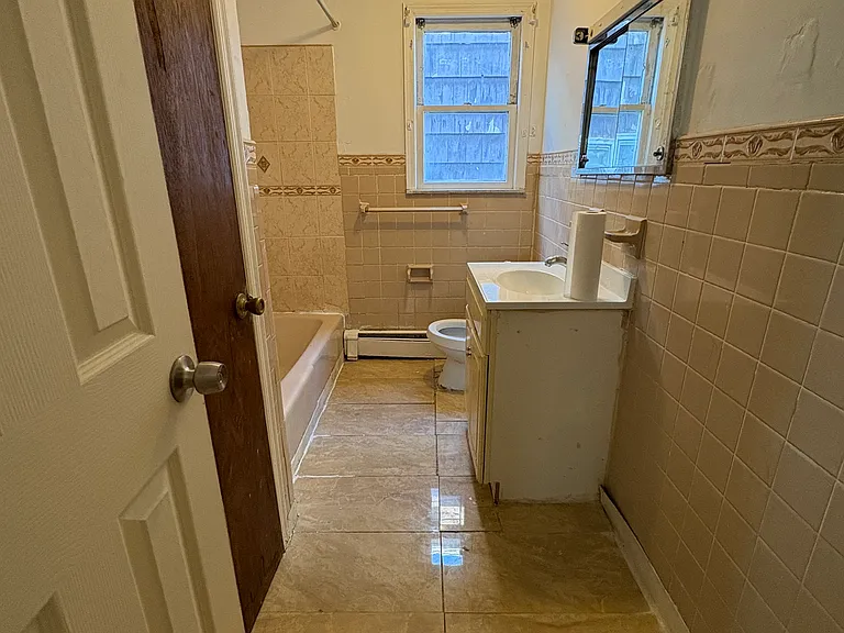 184 Smith St #1A — Photo 9
