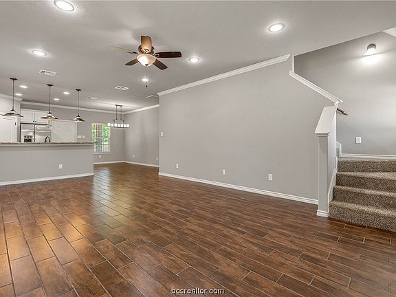 4th image of 2303 Lorita Cir