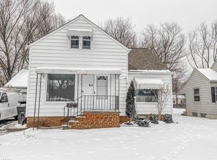 953 Glenside Rd, Cleveland, OH 44121