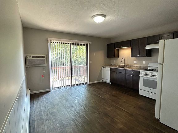 2nd image of 1231 60th St SE #1233