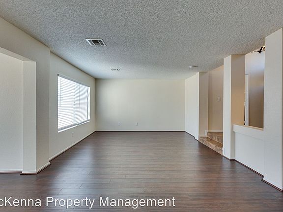 5th image of 264 Finestra Dr