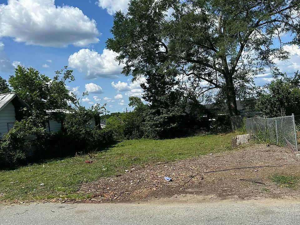 2nd image of 1003 Kent Street