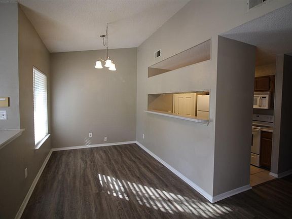 2nd image of 7526 Southpointe Pl