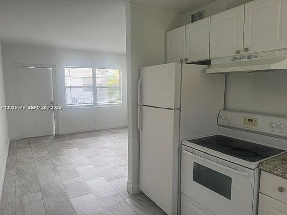 2nd image of 608 5th St APT 8