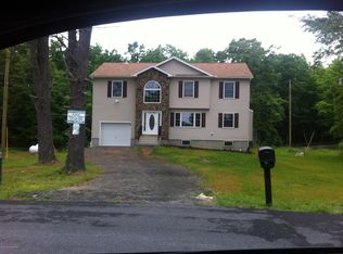 1086 Mazetti Ct, Stroudsburg, PA 18360