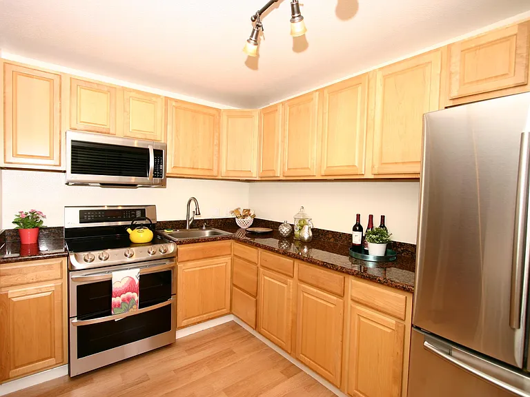 954 Kiely Blvd #B — Photo 8