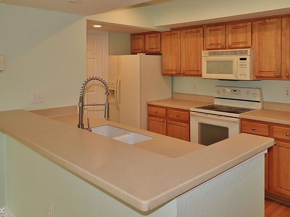 4th image of 10075 N Gate Pkwy #1809