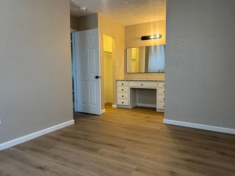 2420 NW 41st St — Photo 14