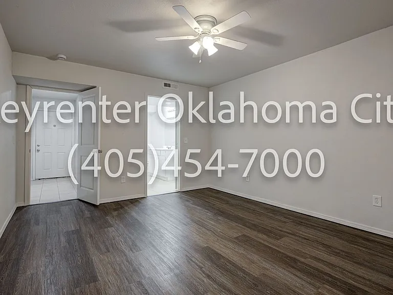 6554 N. Meridian Ave. Townhouse — Photo 20