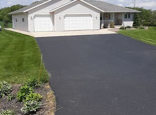 2693 Pine Grove Rd, De Pere, WI 54115