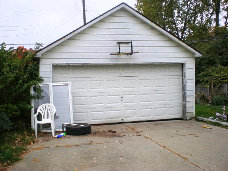 2nd image of 6140 1st St