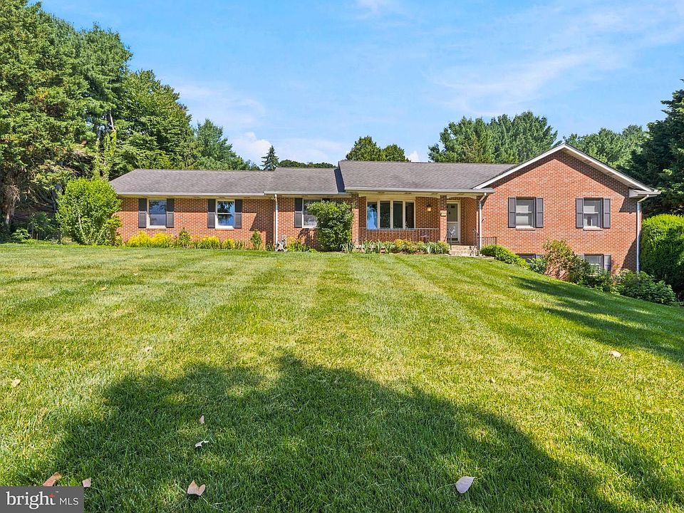 1st image of 5212 Ernie Ln
