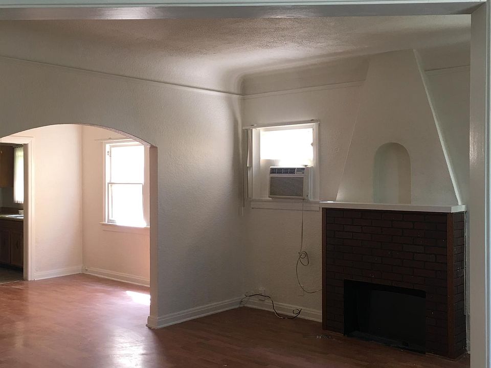 1st image of 720 1/2 N Jackson St