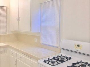 300 S Oak Knoll Ave, Pasadena, CA 91101