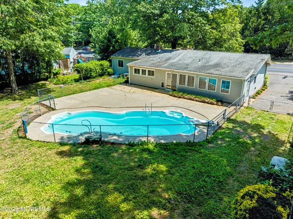 18 N Hope Chapel Road N, Jackson, NJ 08527