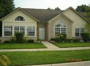 36088 Abbey Dr, Westland, MI