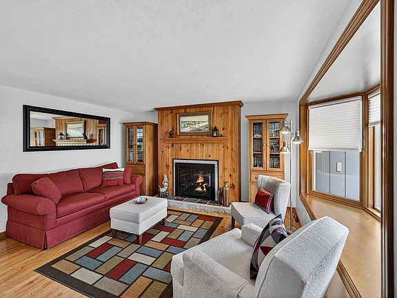 3rd image of 22828 Greenleaf Blvd