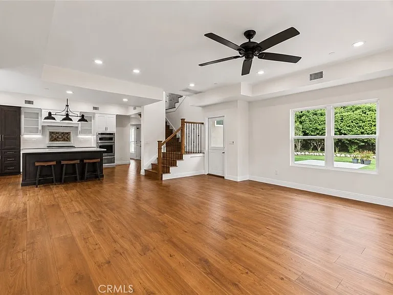 1096 Canyon View Dr — Photo 8