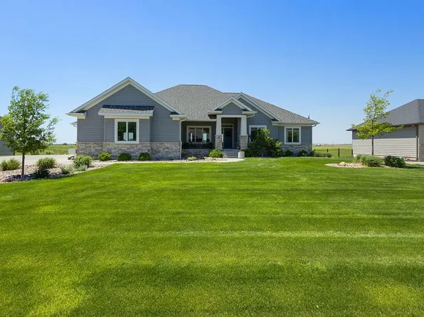 6662 56th Avenue Pl, Columbus, NE 68601