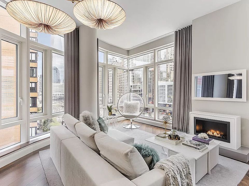1st image of 70 Little St W Unit 6B