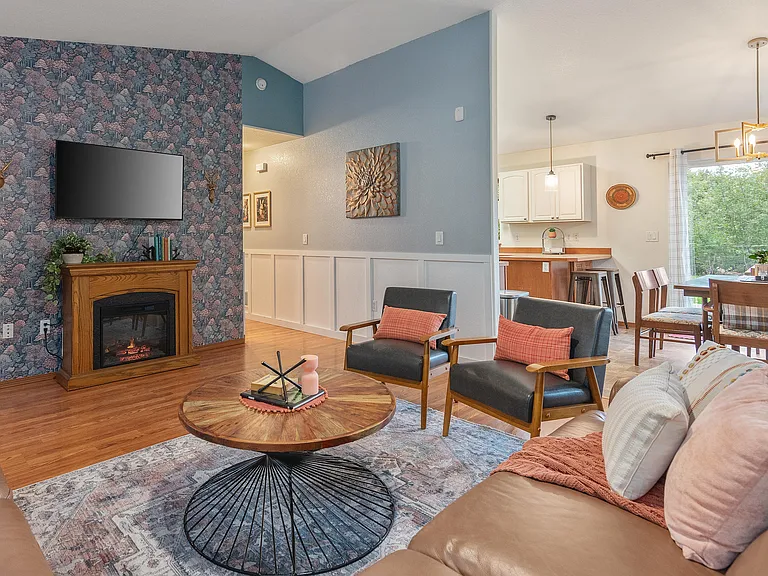 2538 W Mission Hills Ave — Photo 13