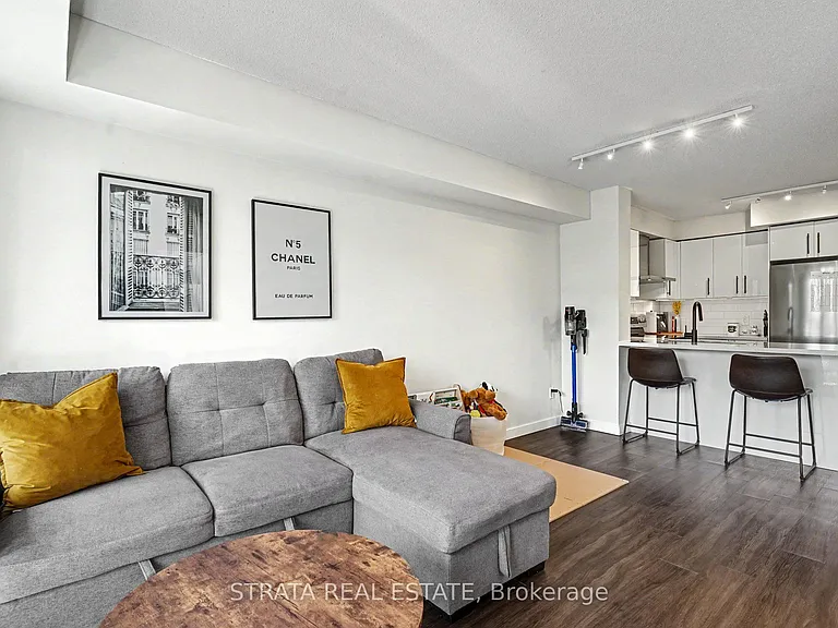 120 Dallimore Cir #510 — Photo 2