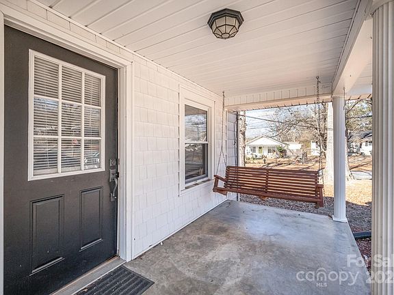 4th image of 809 E Harrison Ave