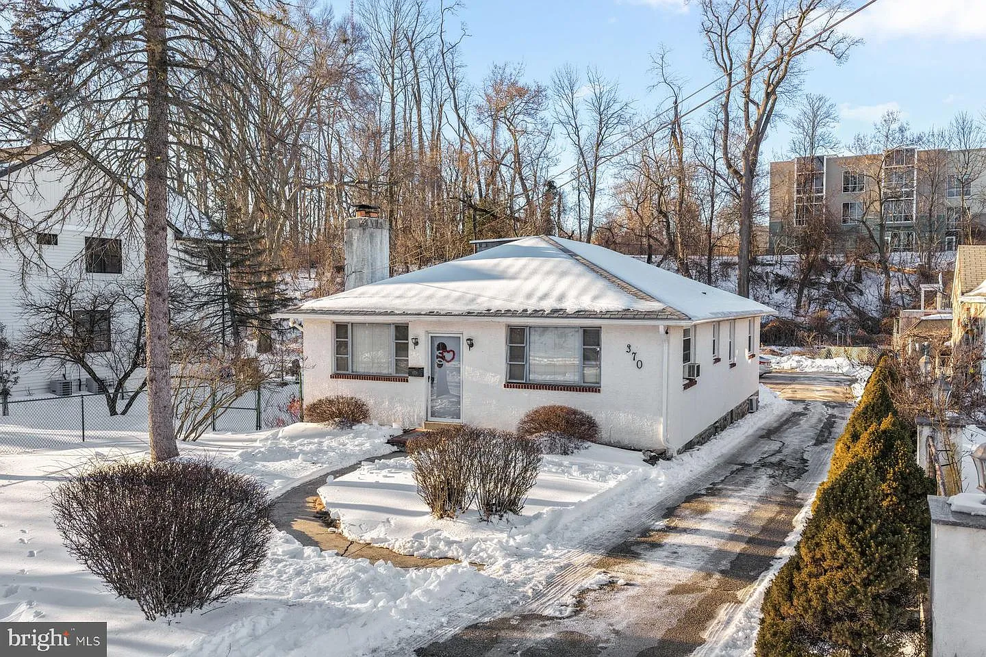 370 Paoli Ave photo 1