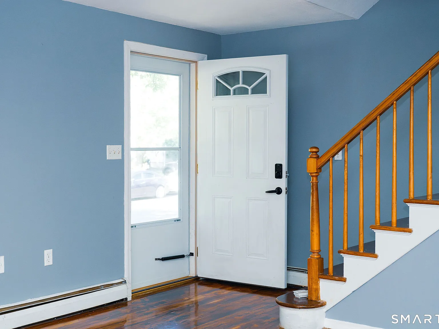 3 bed, 1.5 bath, 1140 sqft, $2,100 — Photo 3