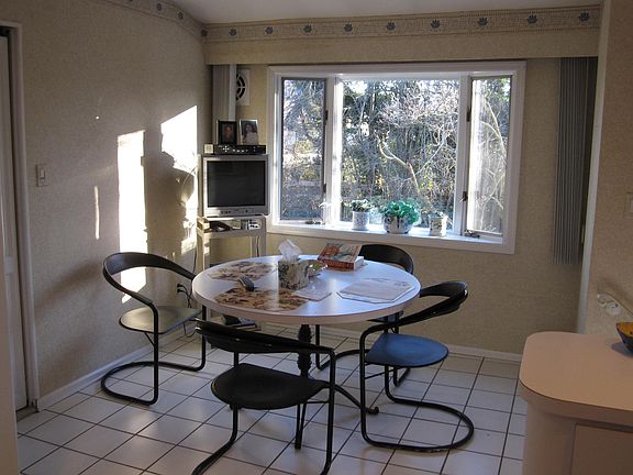 4th image of 5 Chemung Pl