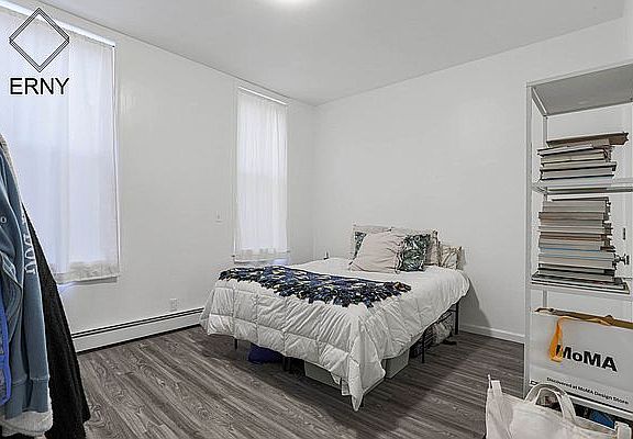 4th image of 25 Jefferson St #3