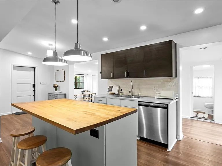 2407 S Lois Ave — Photo 8