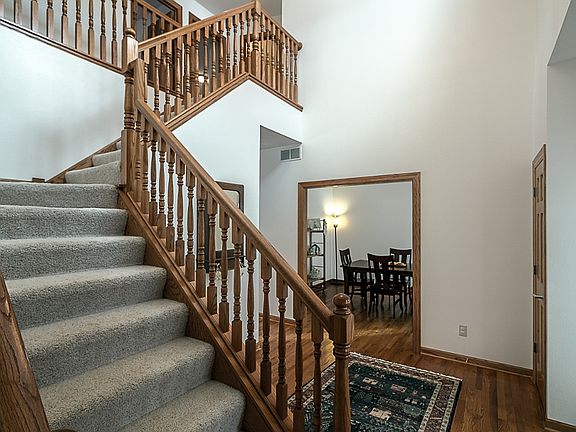 3rd image of 309 Kristy Ln