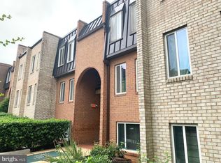 5000 7th Rd S APT 102, Arlington, VA 22204