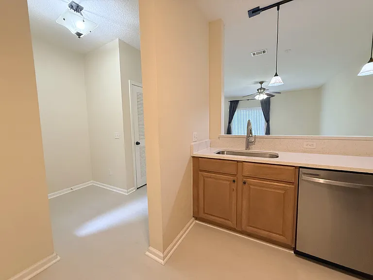 374 Scrub Jay Dr — Photo 7