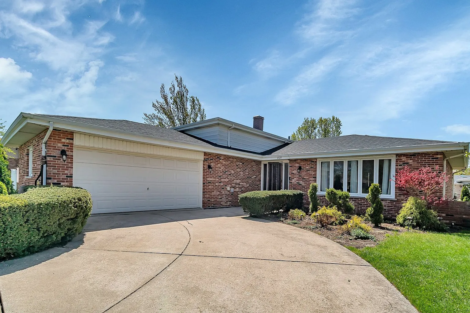8129 Saint James Dr photo 1