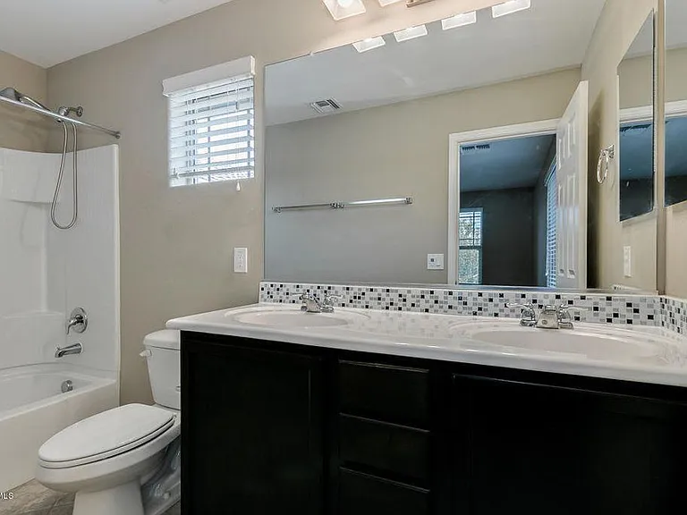 2539 E Vermont Dr — Photo 10